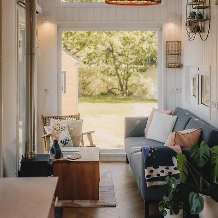 Polwysep Zacisze - Tiny House Village キャンプ場 *