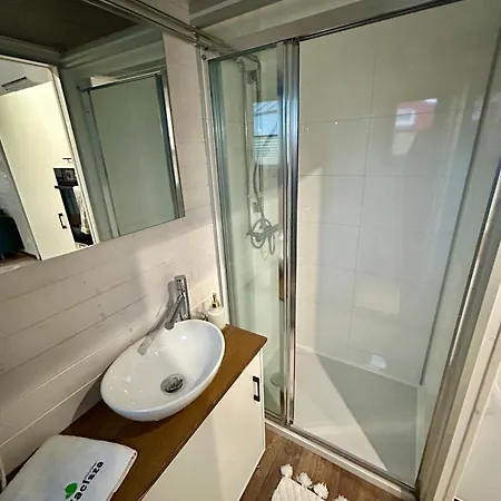 Polwysep Zacisze - Tiny House Village Camping Przywidz (Gdansk)