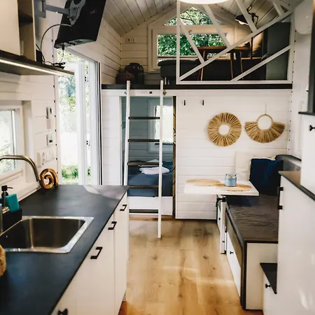 Polwysep Zacisze - Tiny House Village Przywidz