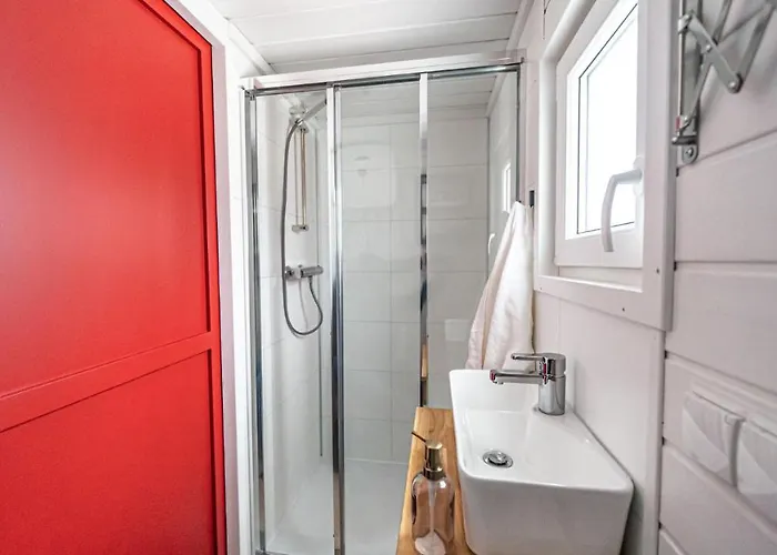 Polwysep Zacisze - Tiny House Village Camping